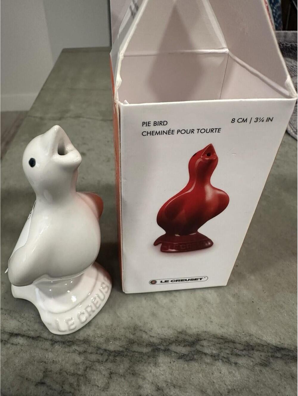 RARE Le Creuset 3 1/4" Pie Bird Baking Funnel / Solid White Color / New In Box